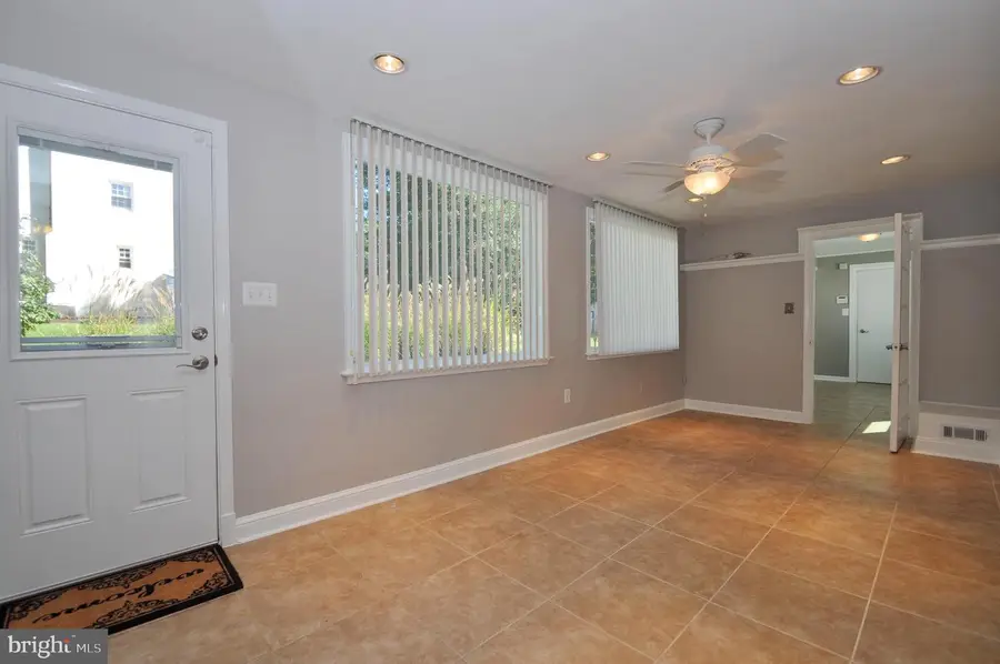 3533 Woodburn Rd, Annandale, VA 22003 - #3