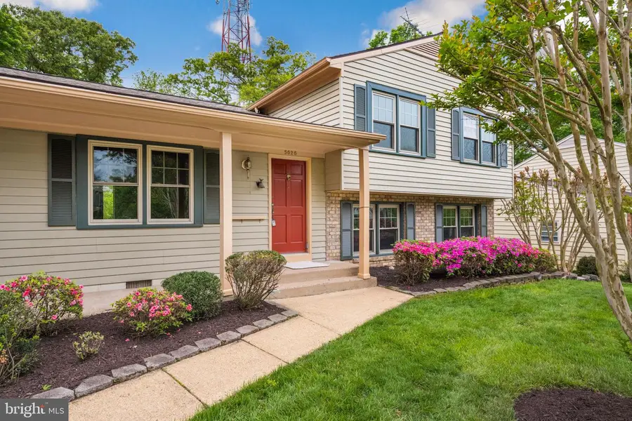 5626 Fort Corloran Dr, Burke, VA 22015 - #3