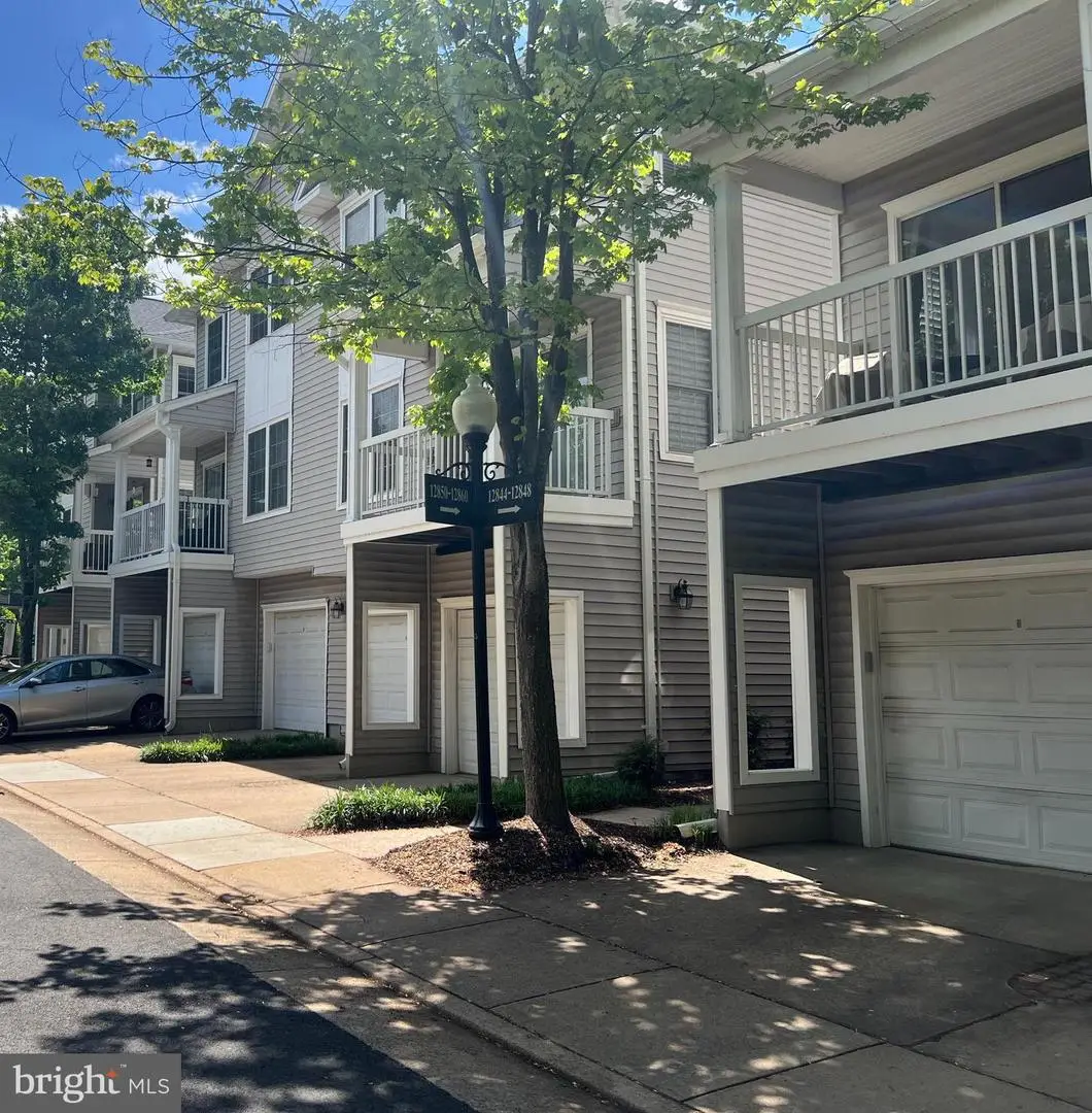 12864 Fair Briar Ln, Fairfax, VA 22033 - #1