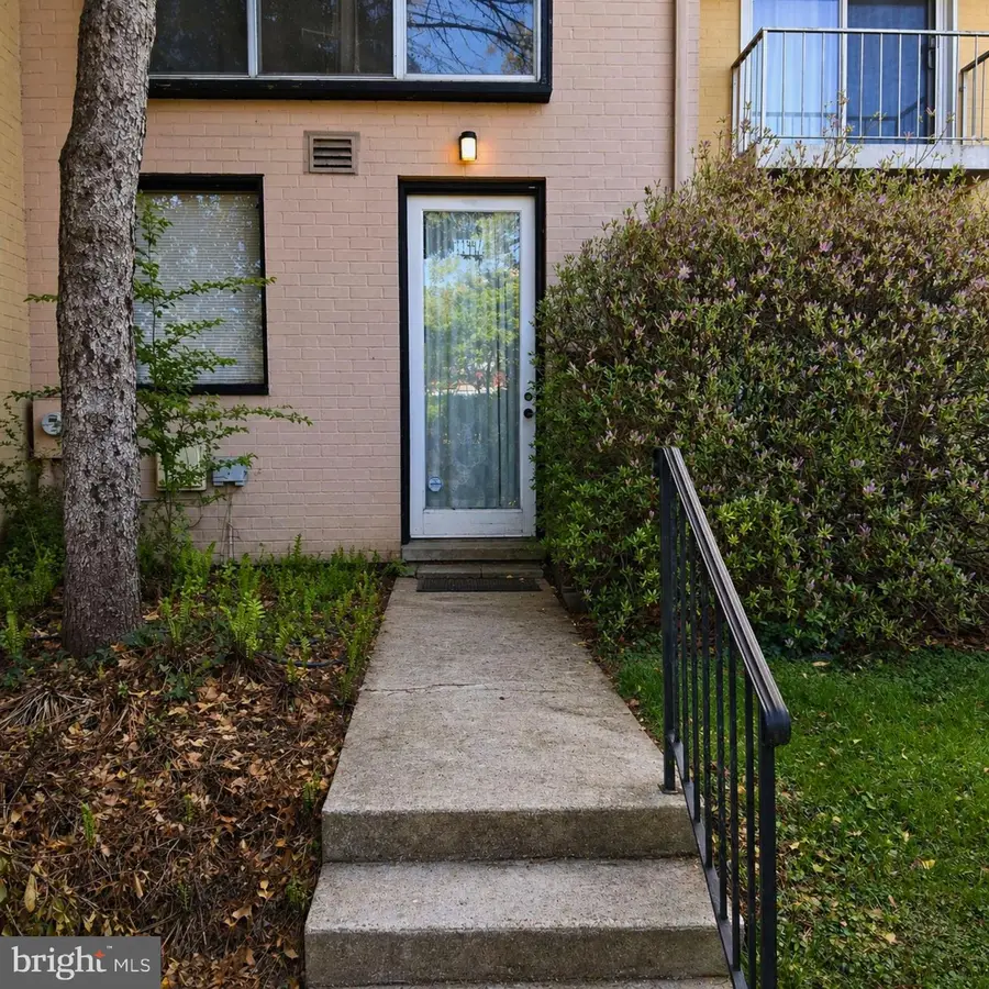 11447 Waterview Cluster, Reston, VA 20190 - #3