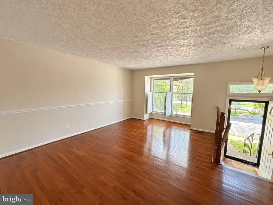 13336 Burkitts Rd, Fairfax, VA 22033 - #2
