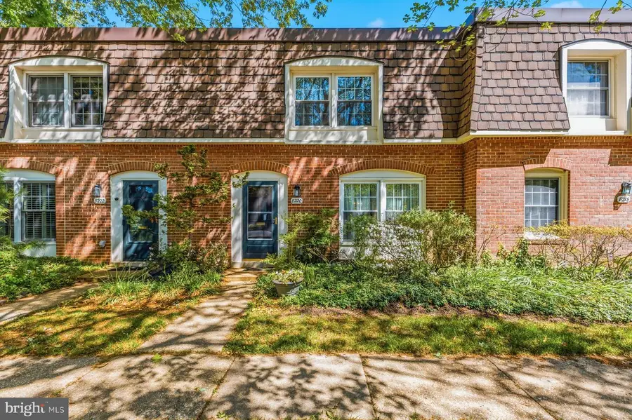 8220 Carrleigh Pkwy #11, Springfield, VA 22152 - #3