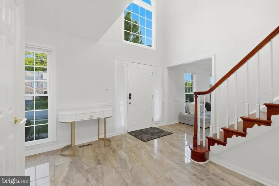 8619 Oak Chase Cir, Fairfax Station, VA 22039 - #3