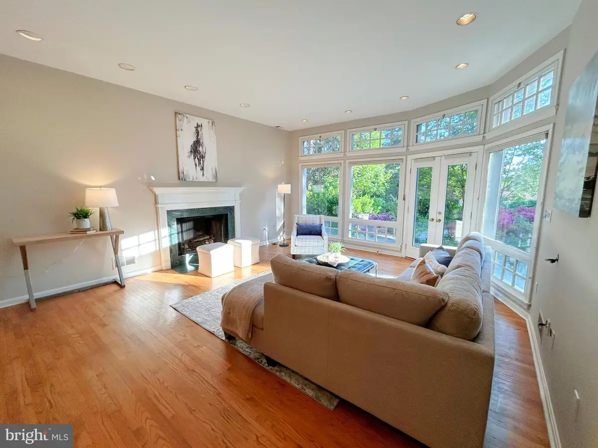 6515 Old Chesterbrook Rd, McLean, VA 22101 - #1