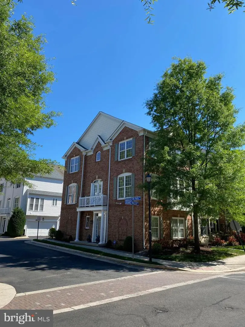 5989 Grand Pavilion Way, Alexandria, VA 22303 - #1