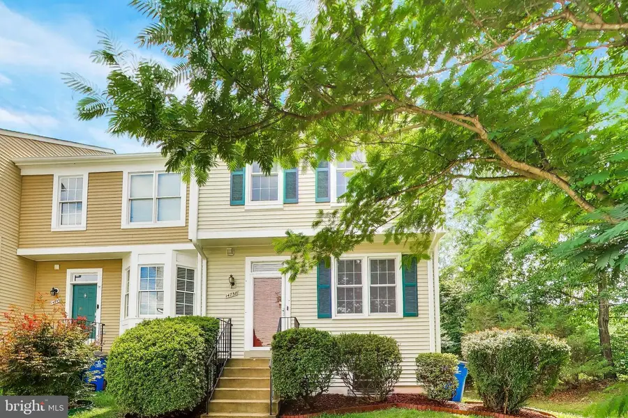 14738 Grobie Pond Ln, Centreville, VA 20120 - #2