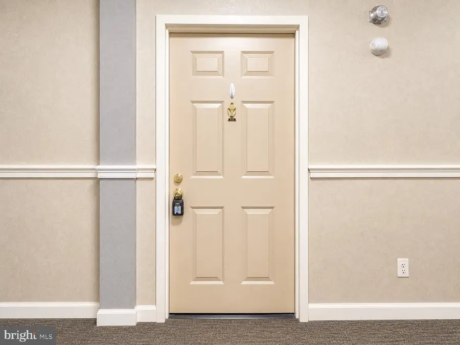5813 Cove Landing Rd #201, Burke, VA 22015 - #2