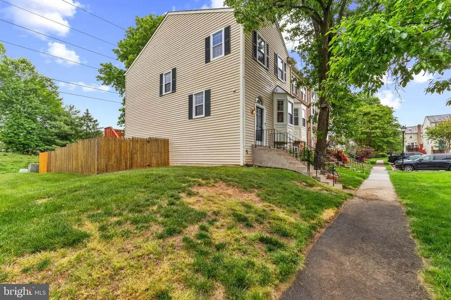 12346 Field Lark Ct, Fairfax, VA 22033 - #3