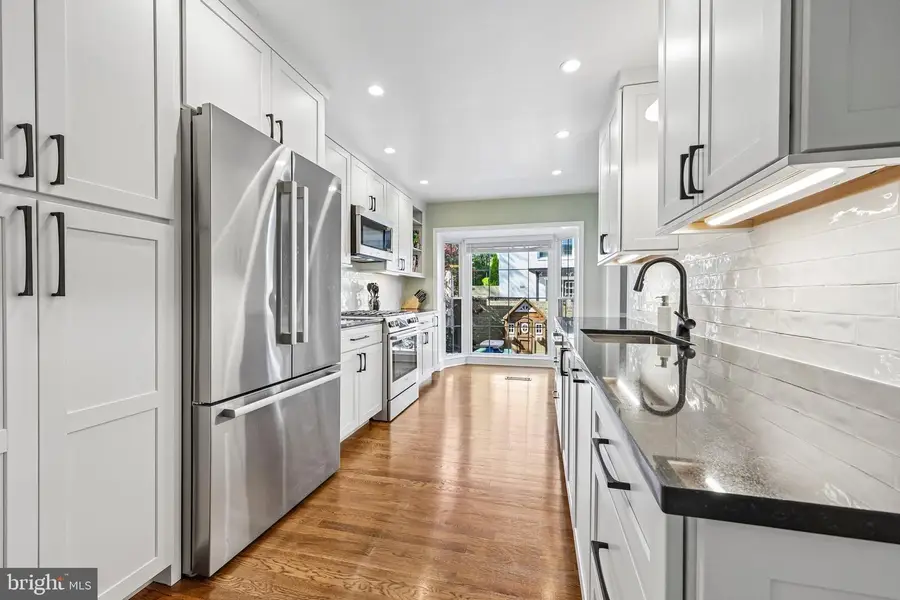 7438 Hallcrest Dr, McLean, VA 22102 - #3