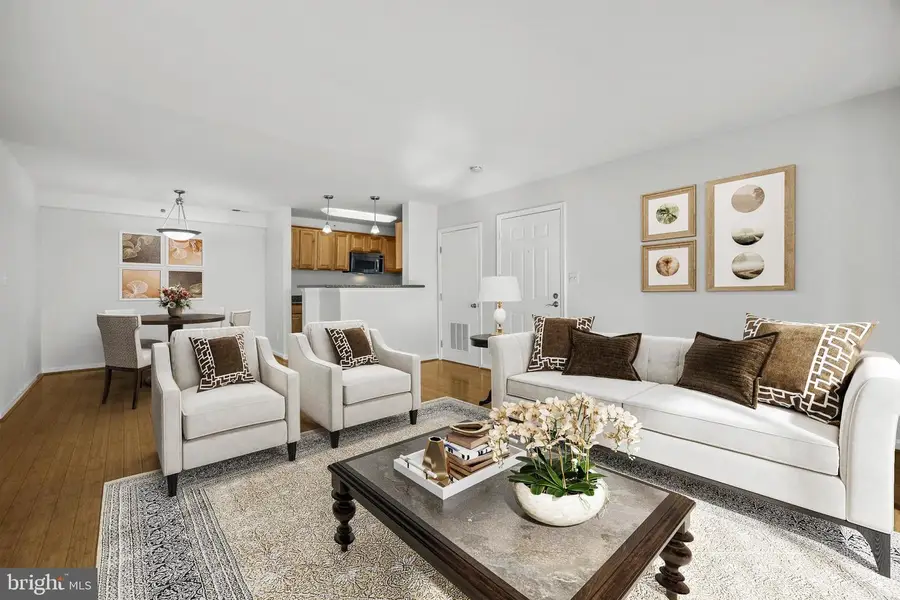 3175 Summit Square Dr #5-e12, Oakton, VA 22124 - #2