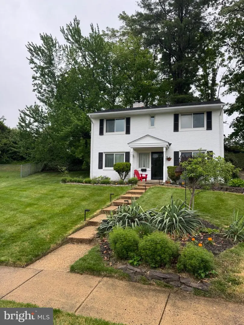 5512 Kathleen Pl, Springfield, VA 22151 - #2