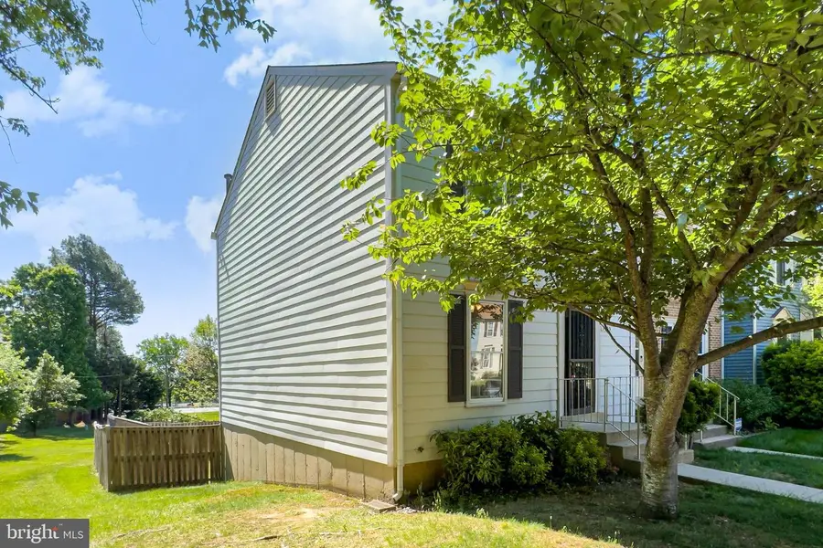7403 Houndsbury Ct, Alexandria, VA 22315 - #3