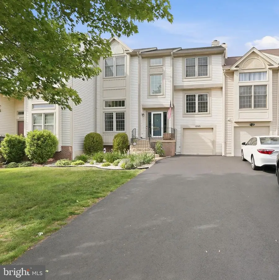 6565 Palisades Dr, Centreville, VA 20121 - #3