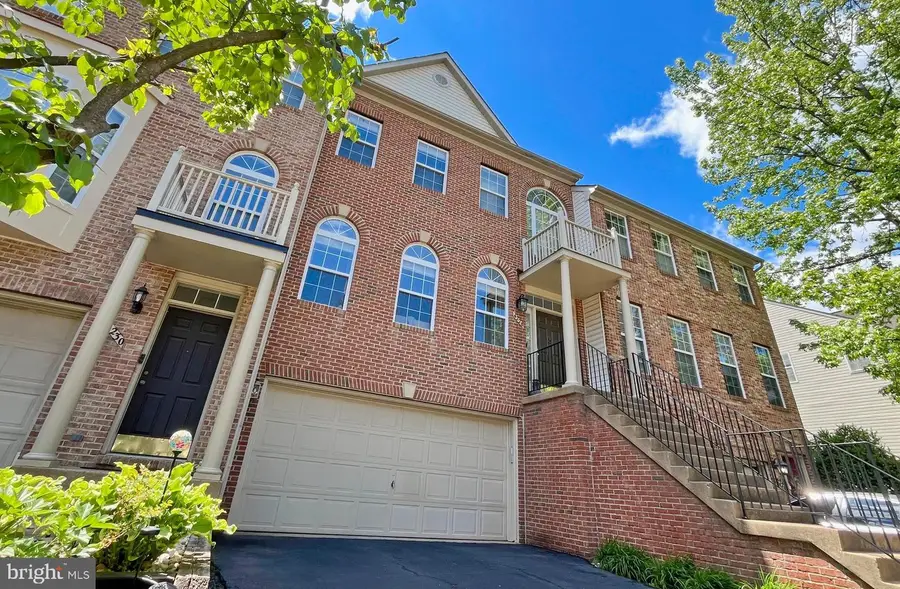 4228 Trumbo Ct, Fairfax, VA 22033 - #2