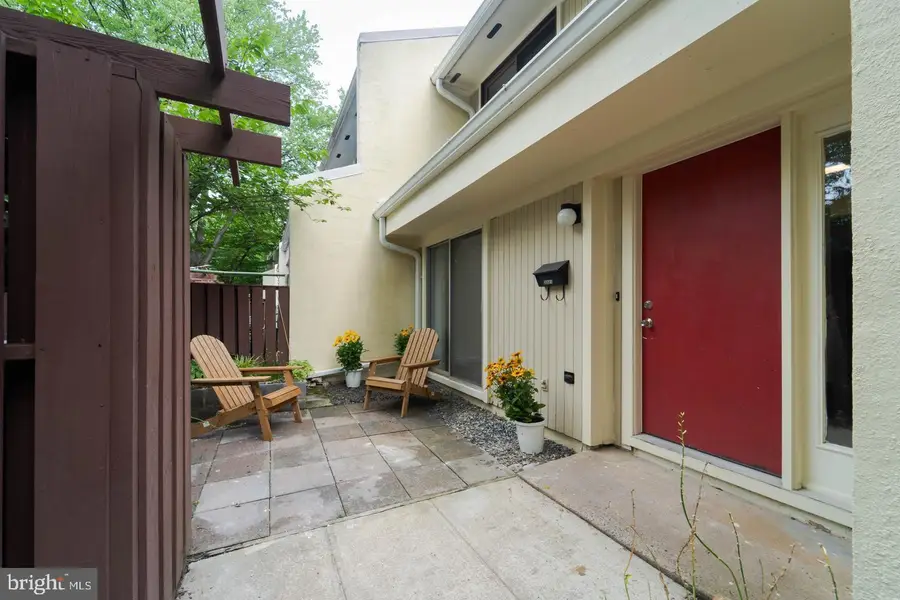 2221 Southgate Sq, Reston, VA 20191 - #3