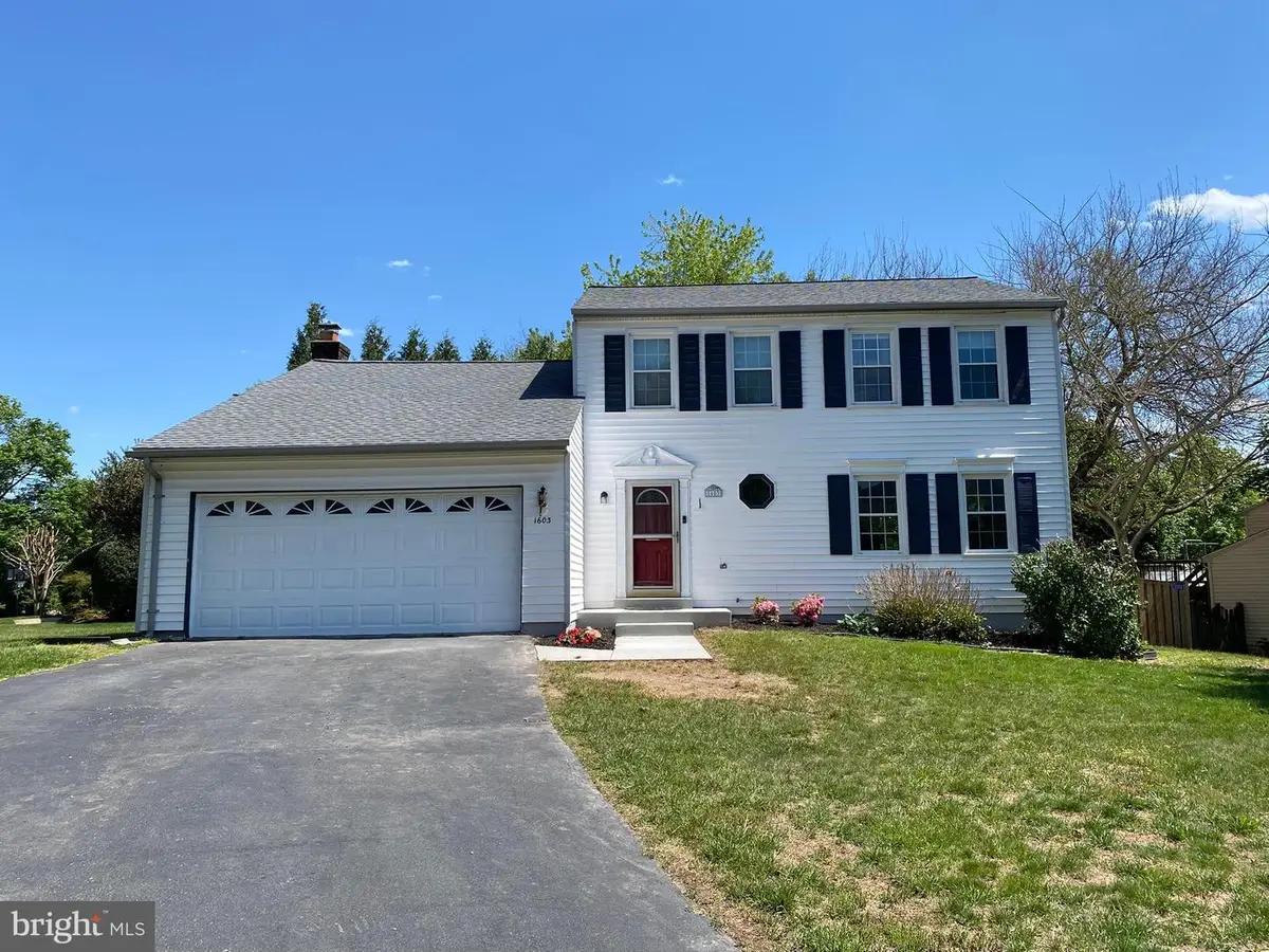 1603 Hiddenbrook Dr, Herndon, VA 20170 - #1