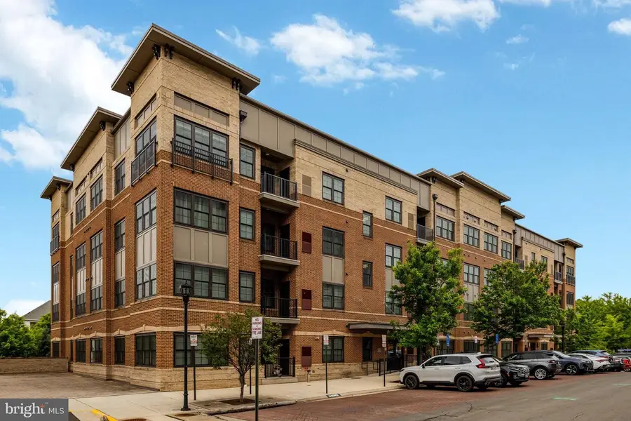 2907 Bleeker St #3-206, Fairfax, VA 22031 - #2