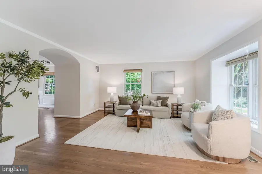 3195 Stonehurst Dr, Fairfax, VA 22031 - #3