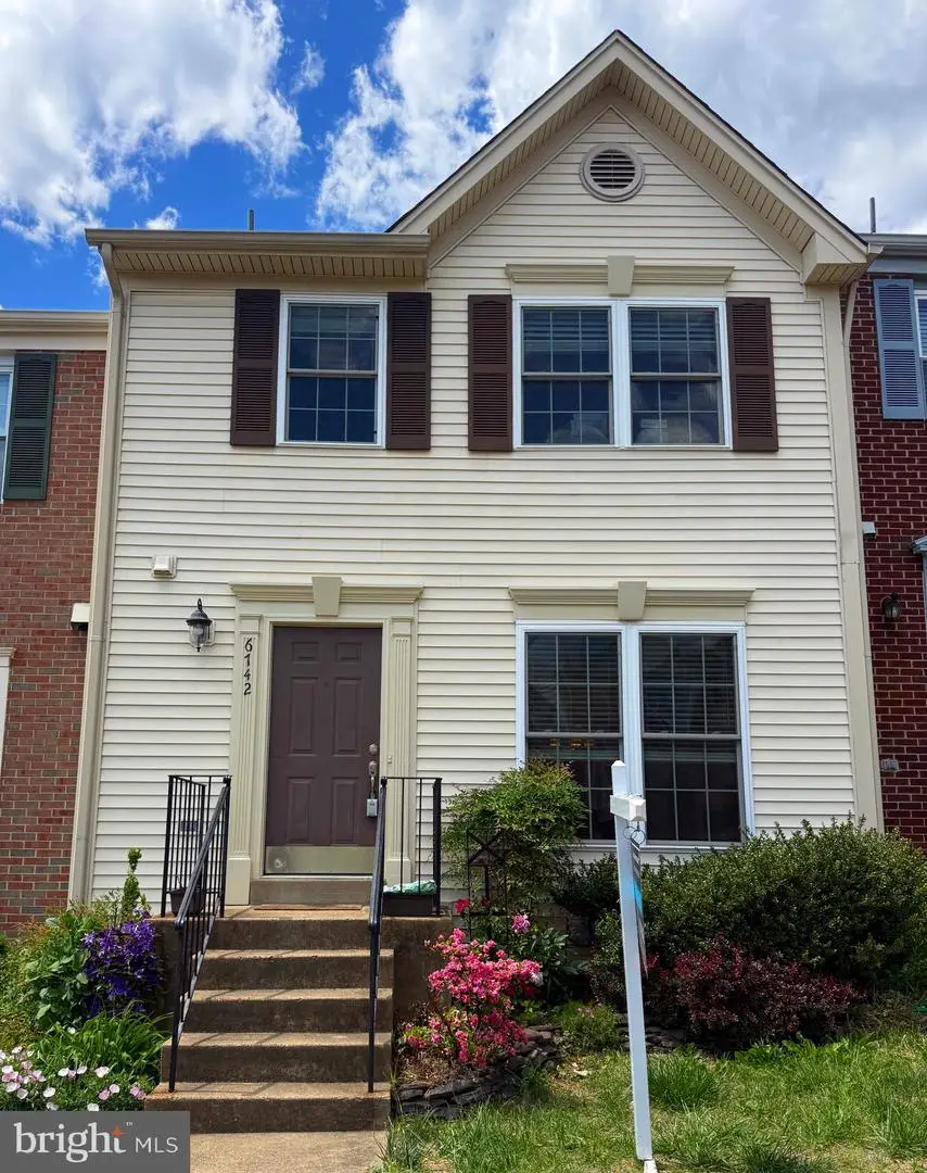 6742 Rockledge Pl, Centreville, VA 20121 - #1