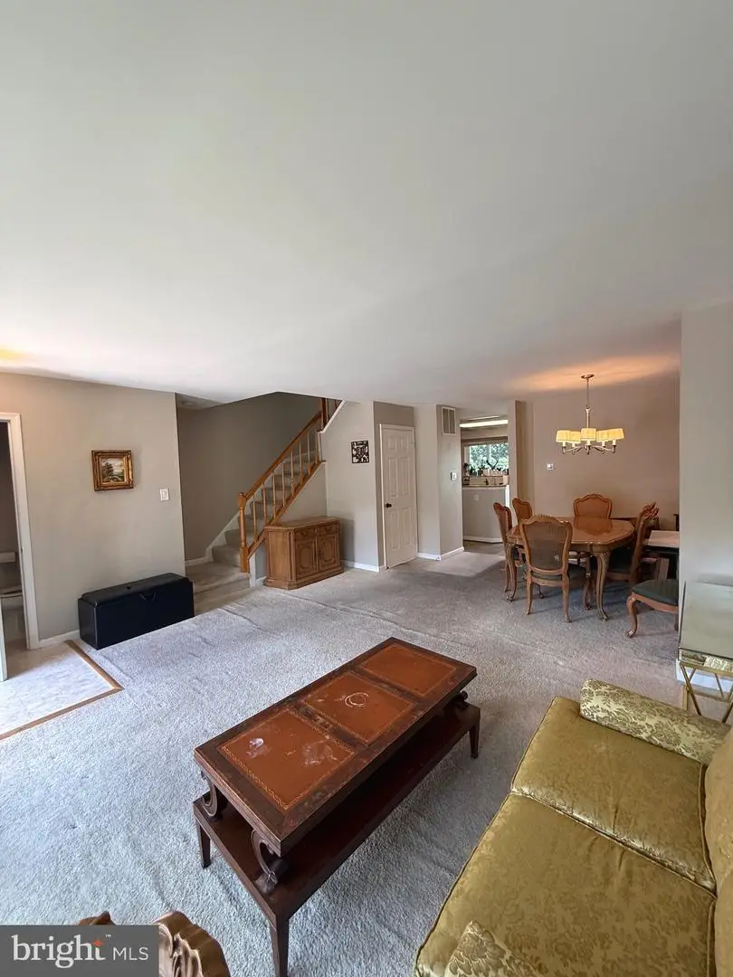 6742 Rockledge Pl, Centreville, VA 20121 - #2