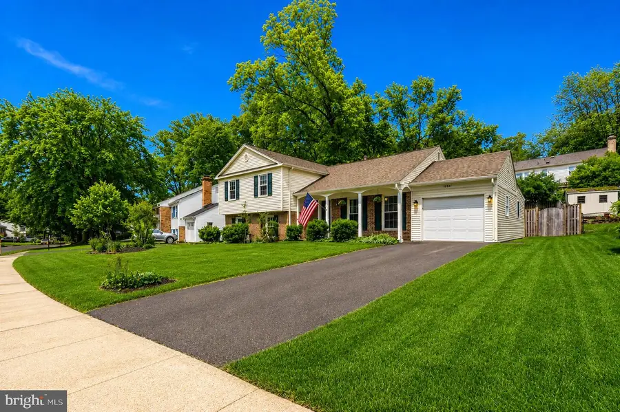 10907 Paynes Church Dr, Fairfax, VA 22032 - #2
