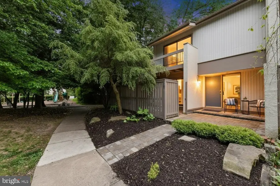 11701 Newbridge Ct, Reston, VA 20191 - #2