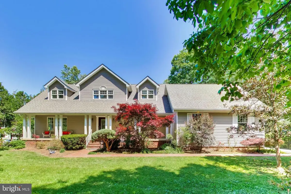 6454 Woodridge Rd, Alexandria, VA 22312 - #1