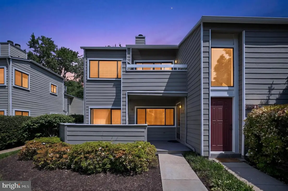 1957-a Villaridge Dr, Reston, VA 20191 - #1