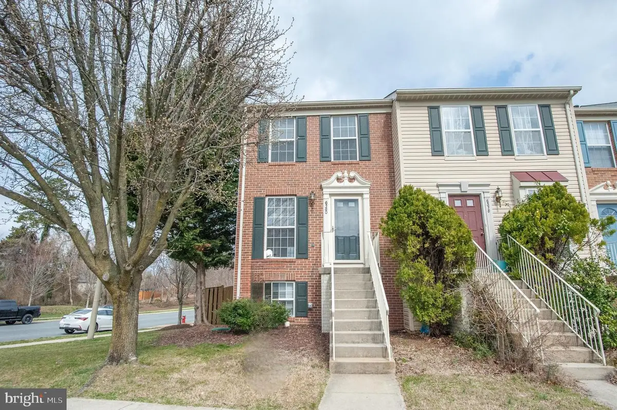 6380 Michael Robert Dr, Springfield, VA 22150 - #1