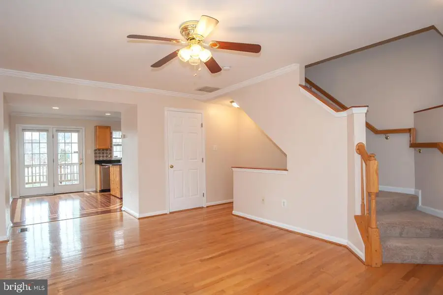 6380 Michael Robert Dr, Springfield, VA 22150 - #3