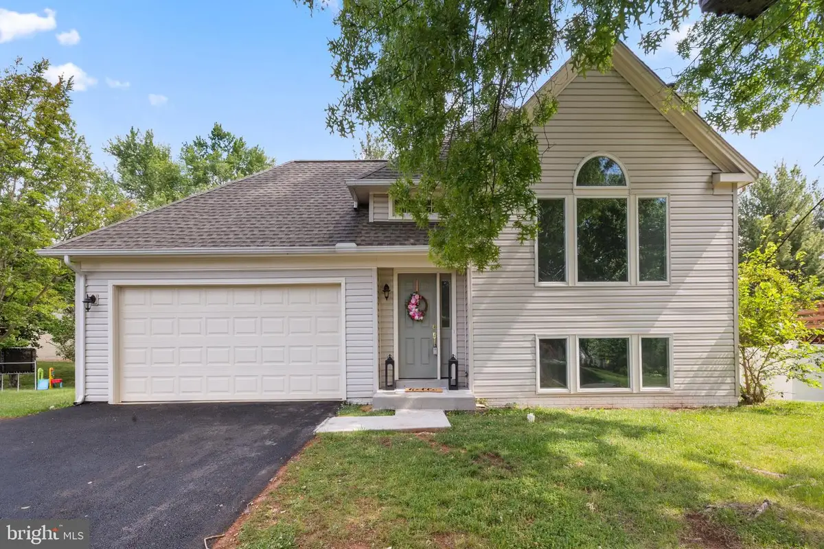 14516 Oak Cluster Dr, Centreville, VA 20120 - #1