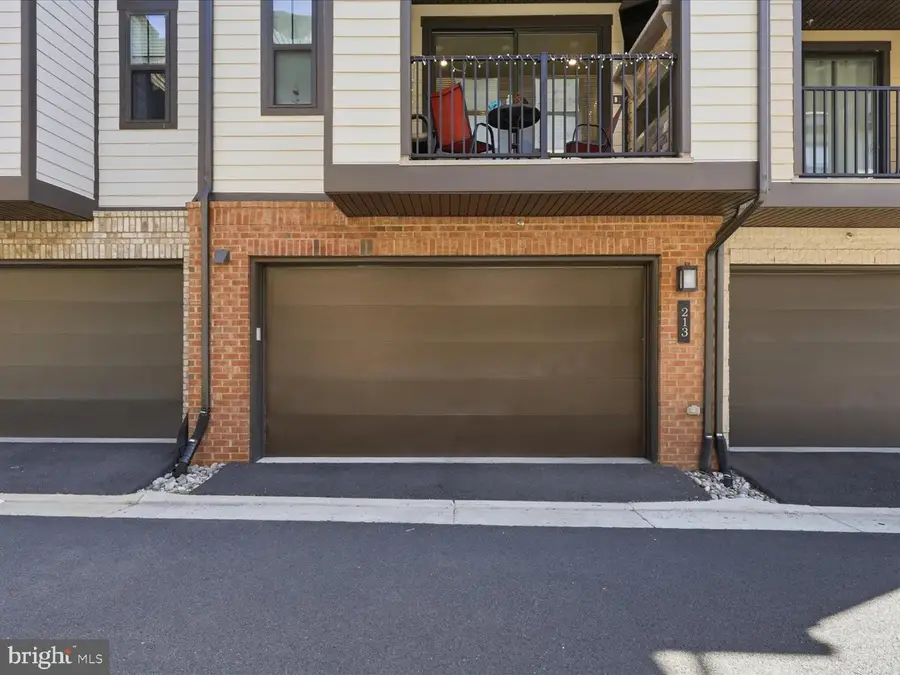 213 Market Sq Nw #19, Vienna, VA 22180 - #3