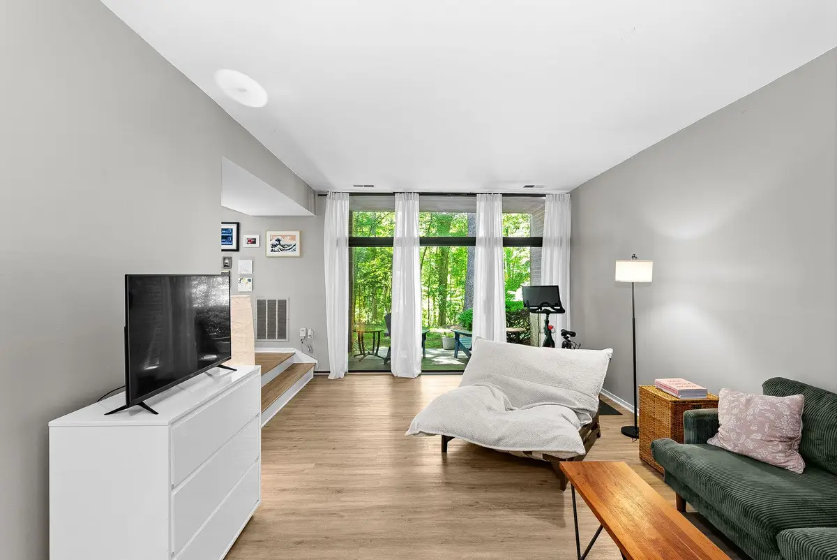 1668 Parkcrest Cir #100, Reston, VA 20190 - #1