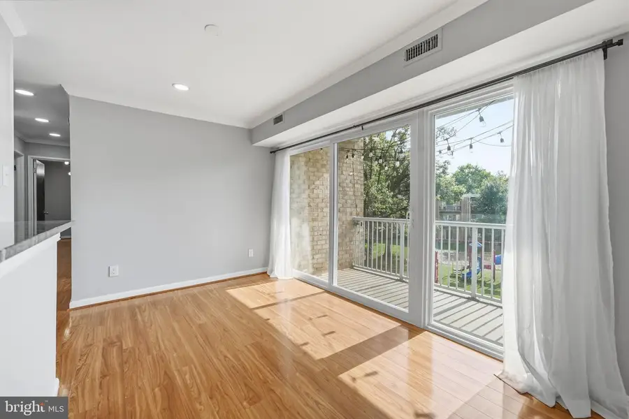 2901 Charing Cross Rd #11, Falls Church, VA 22042 - #2