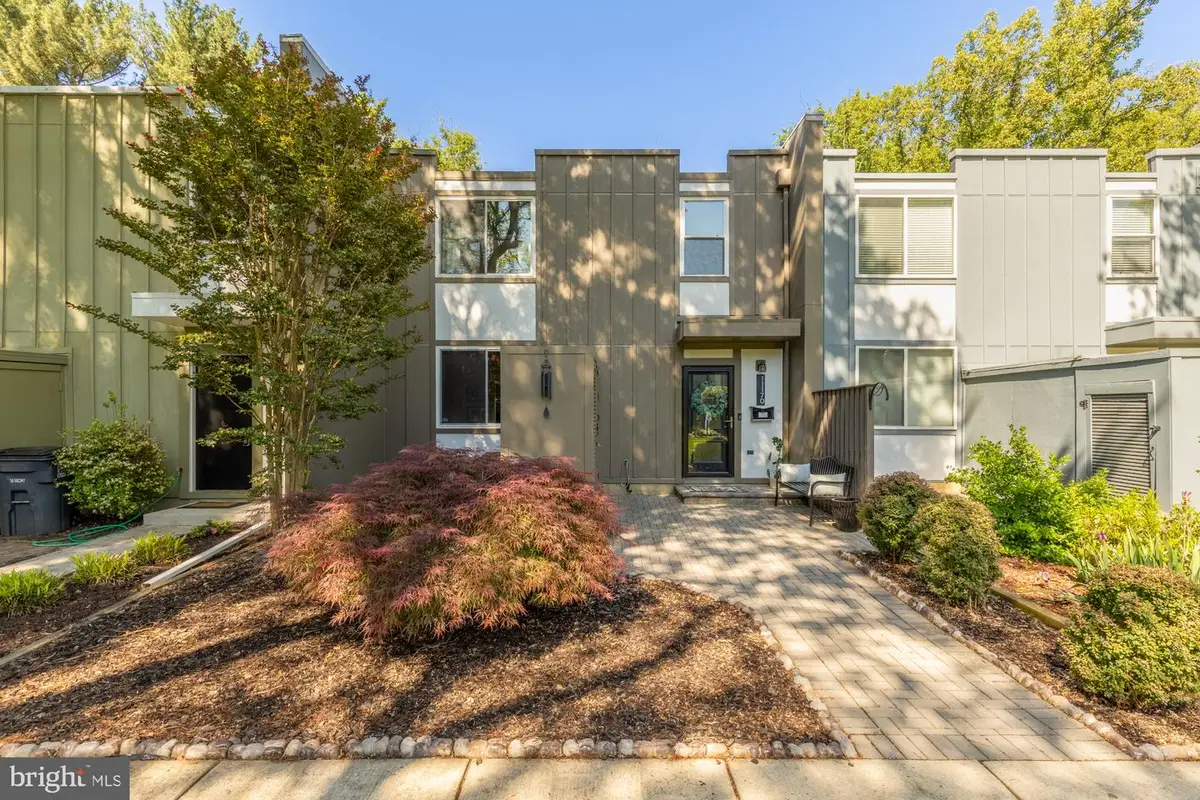 11170 Forest Edge Dr, Reston, VA 20190 - #1