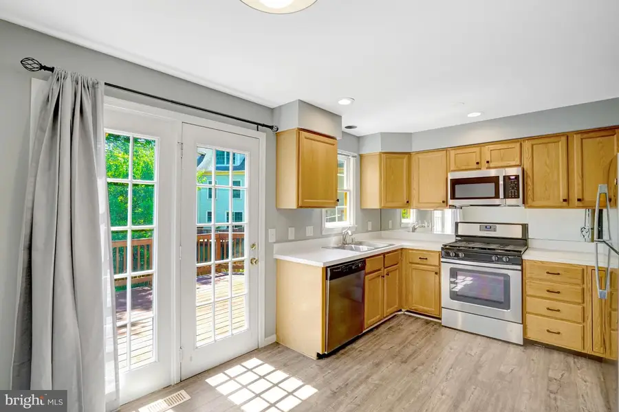3009 Heritage Springs Ct, Alexandria, VA 22306 - #2