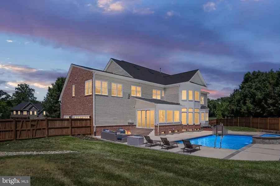 9311 Occoquan Overlook Dr, Lorton, VA 22079 - #3