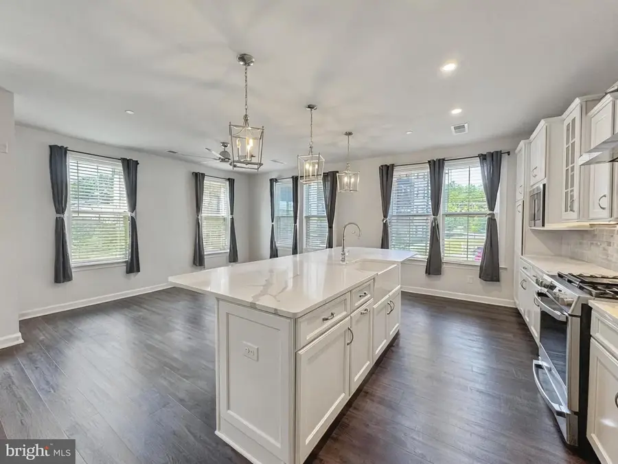 3927 Fair Ridge Dr #201, Fairfax, VA 22033 - #3