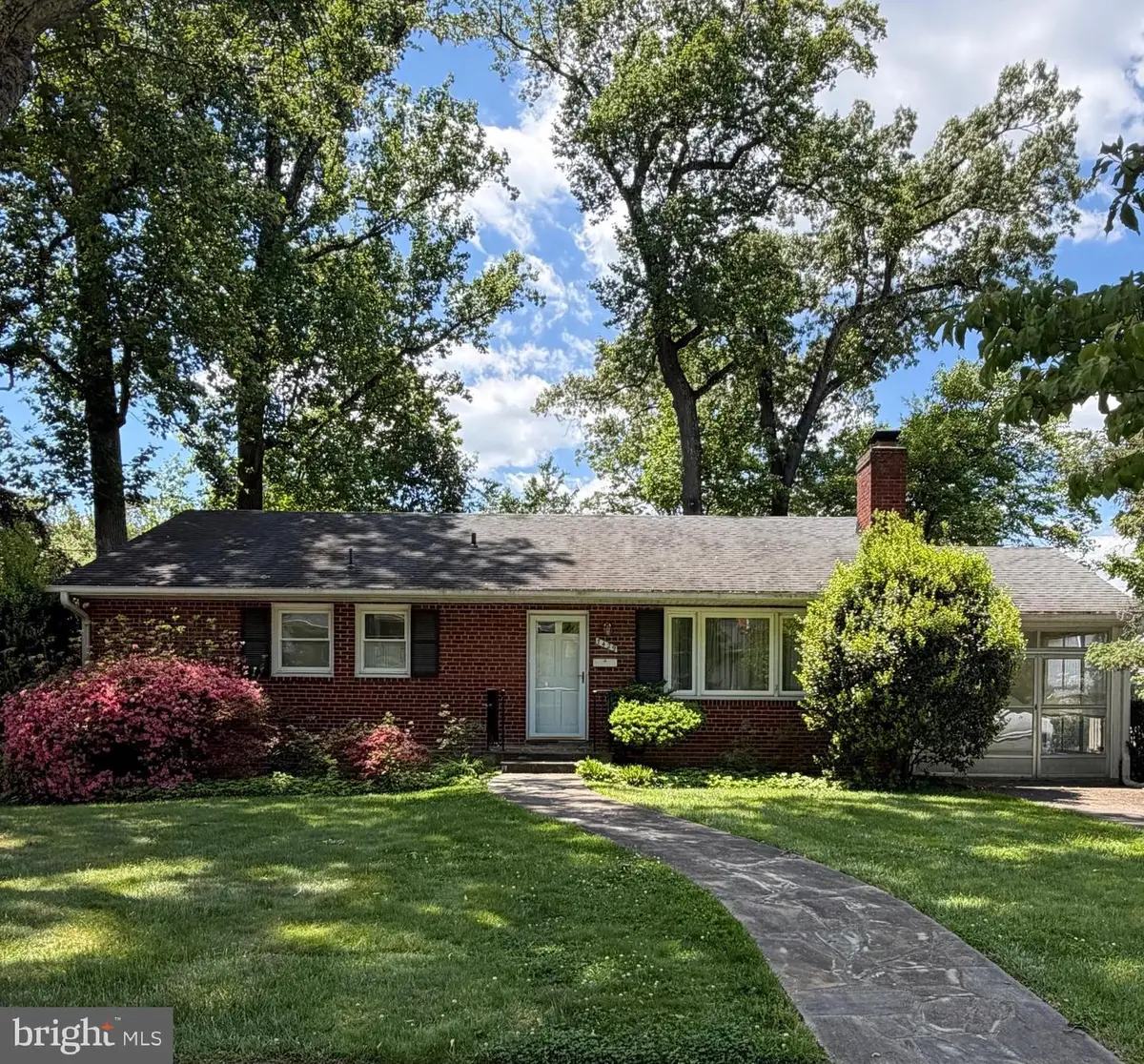 7429 Westwood Park Ln, Falls Church, VA 22046 - #1