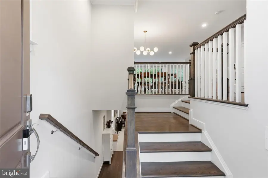 4432 Manor Oak Ln, Fairfax, VA 22030 - #2