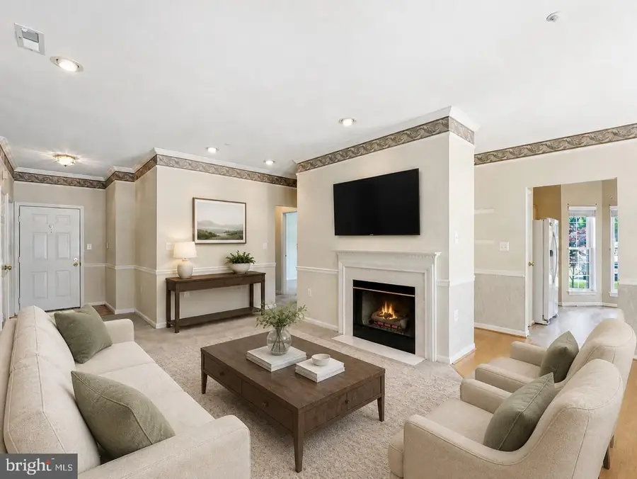 4135 Fountainside Ln #101, Fairfax, VA 22030 - #3