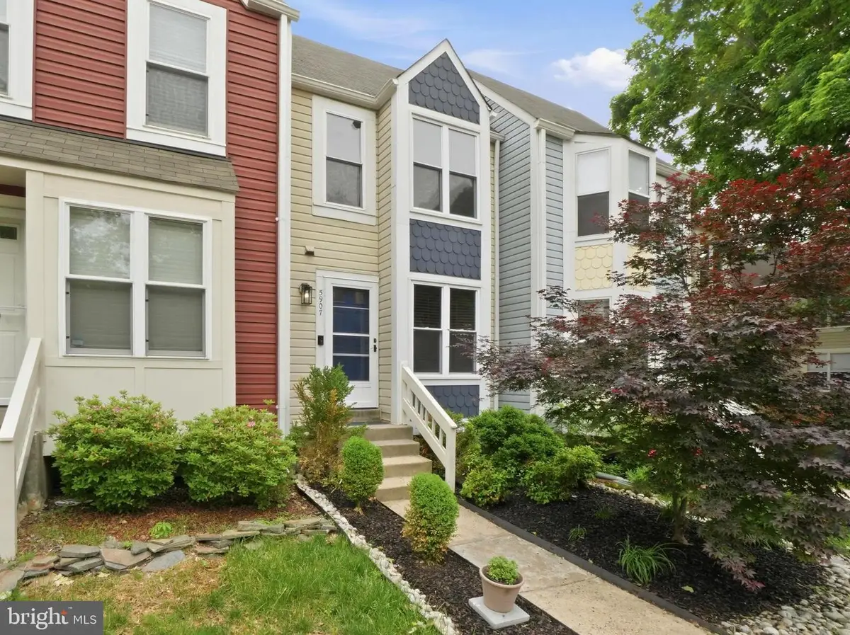 5907 Sir Cambridge Way, Alexandria, VA 22315 - #1