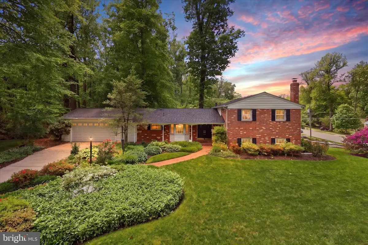 4701 Red Fox Dr, Annandale, VA 22003 - #1