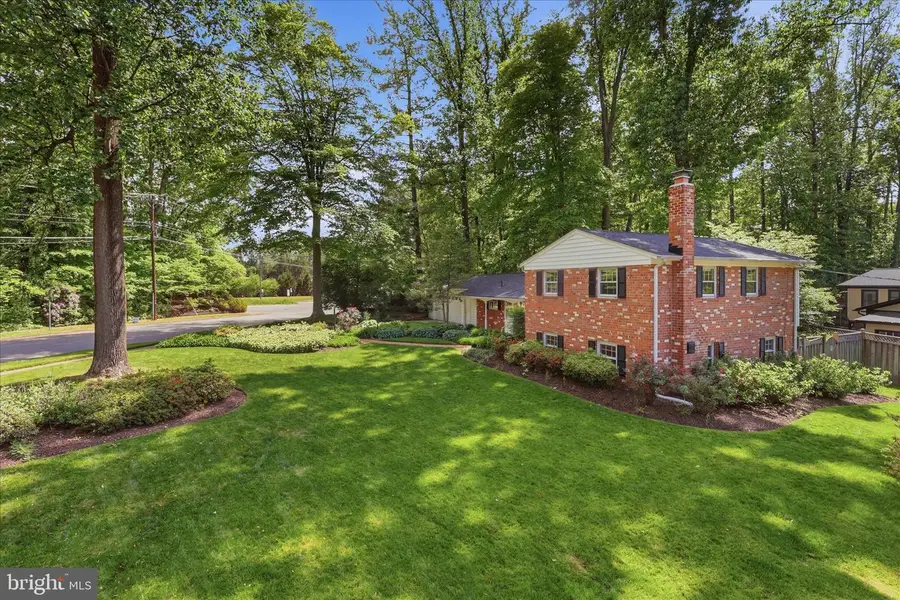 4701 Red Fox Dr, Annandale, VA 22003 - #3