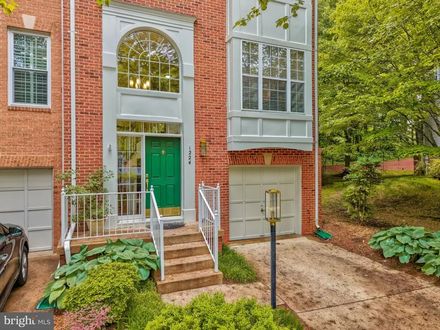 1224 Wild Hawthorn Way, Reston, VA 20194 - #2