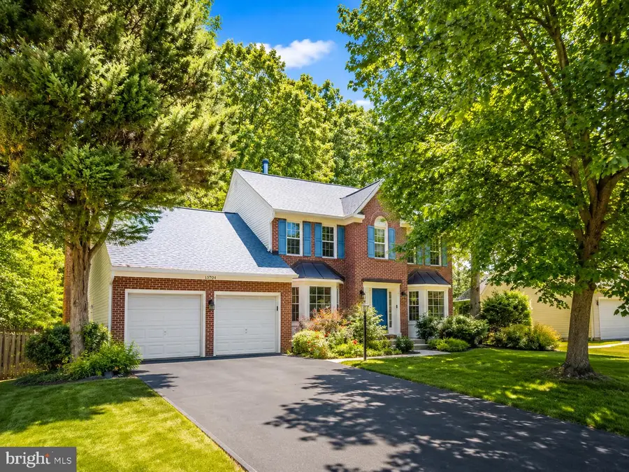 13704 Shelburne St, Centreville, VA 20120 - #2