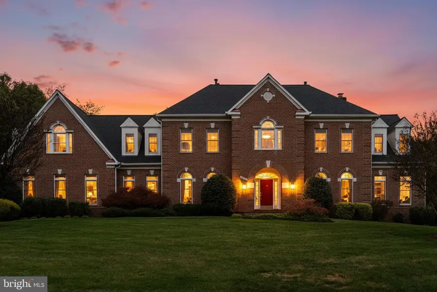 1084 Mill Field Ct, Great Falls, VA 22066 - #2