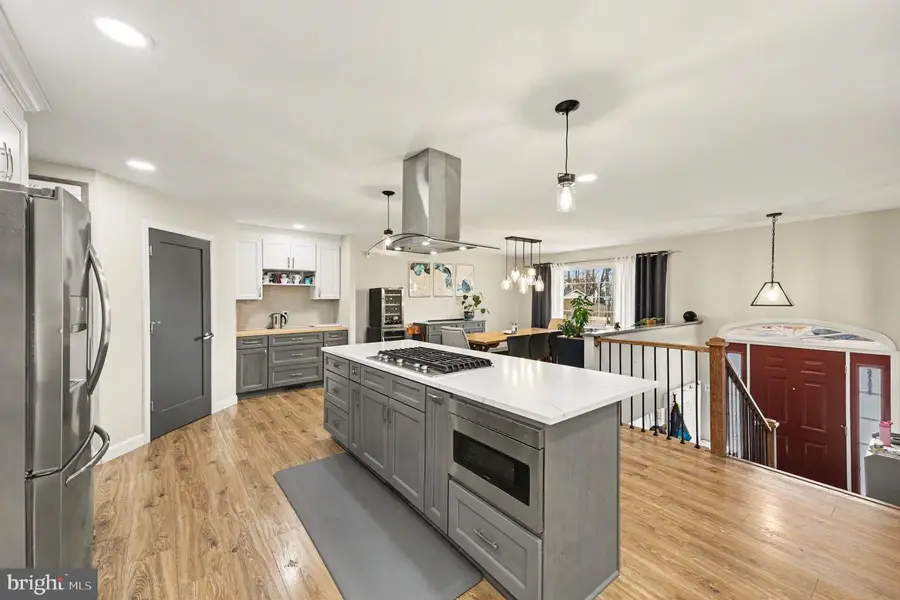 6208 Redwood Ln, Alexandria, VA 22310 - #2