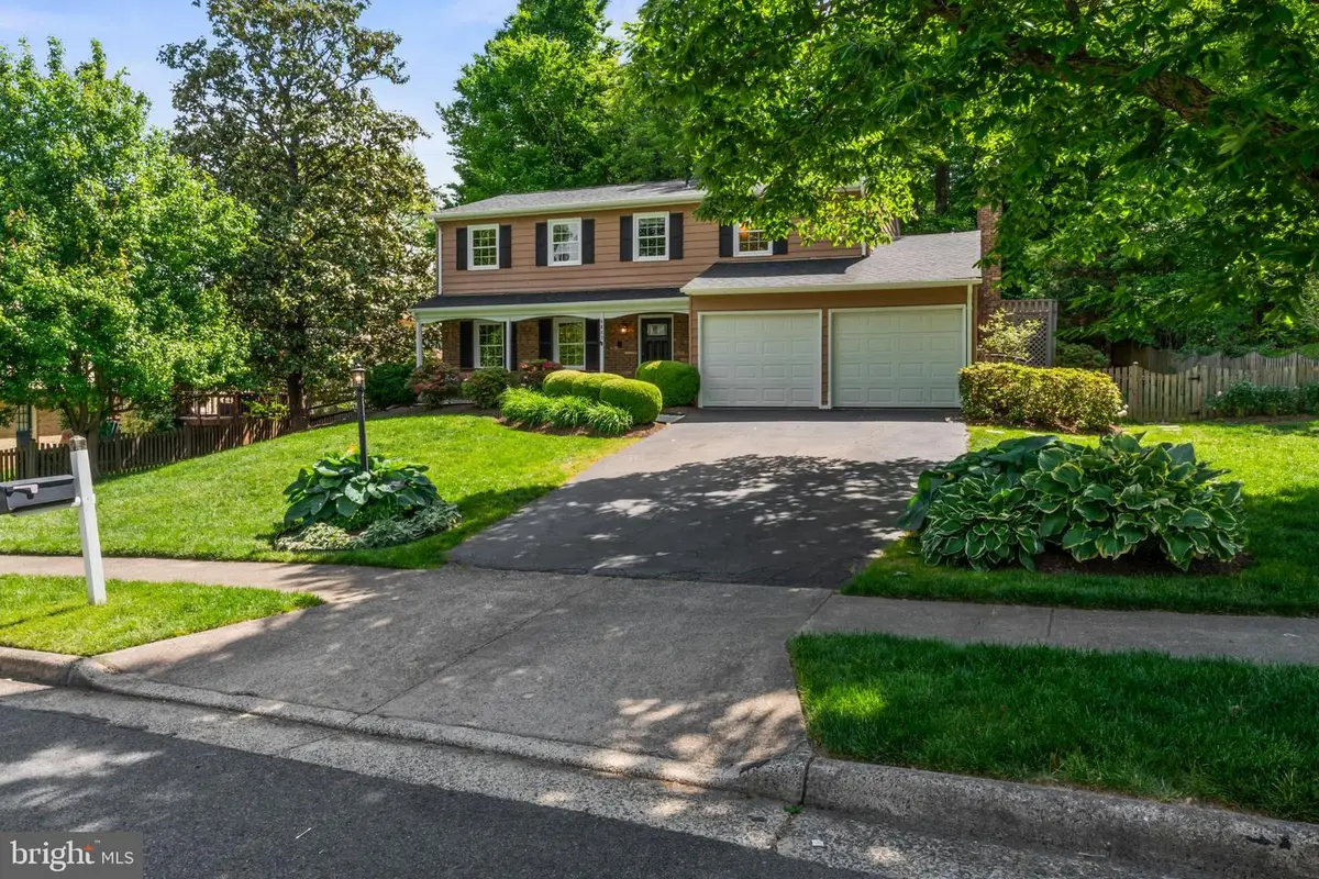 4863 Cove Rd, Fairfax, VA 22032 - #1