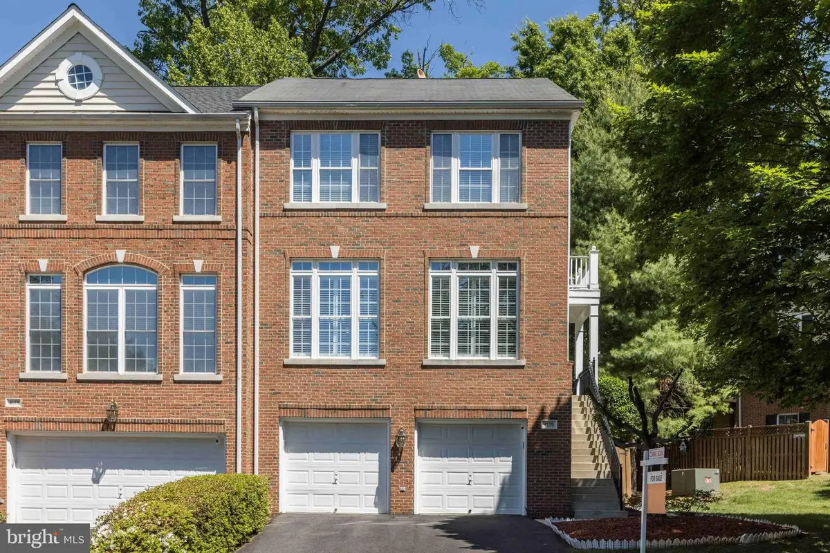 4175 Lower Park Dr, Fairfax, VA 22030 - #1